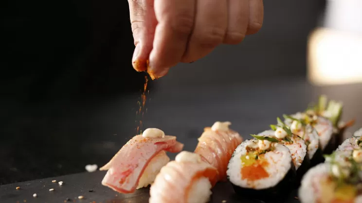 Sushi : arriva la patente. Un bollino di qualità certificherà il prodotto e il lavoro di chi lo prepara