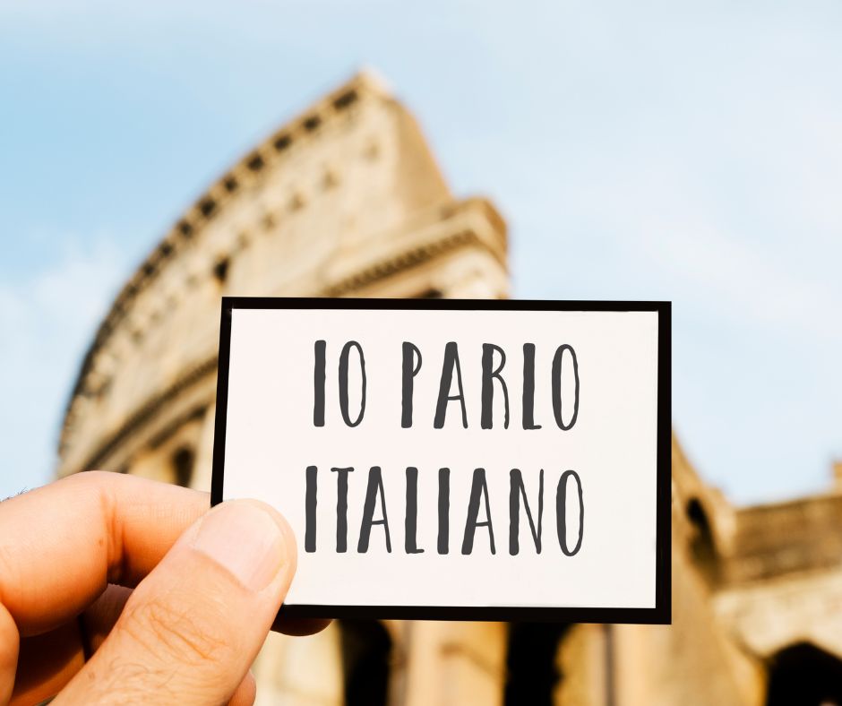 In Italia si saluta con Ciao non Hello! Il governo italiano vuole vietare le parole inglesi