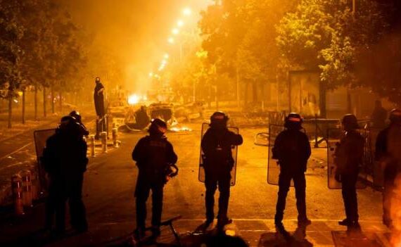 Francia: Saccheggi incendi e violenze .667 persone arrestate