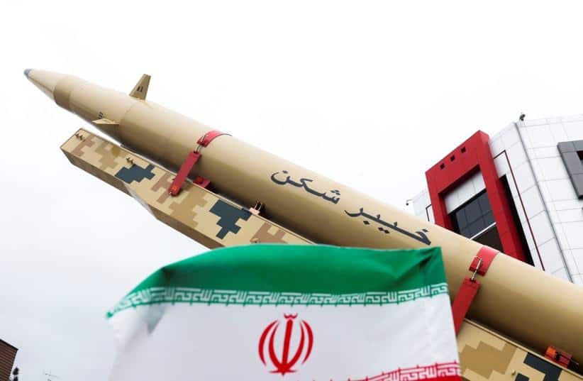 Iran: Corsa all'Atomica e Tensioni Globali - Il Conflitto tra Sicurezza e Stabilità Mondiale"